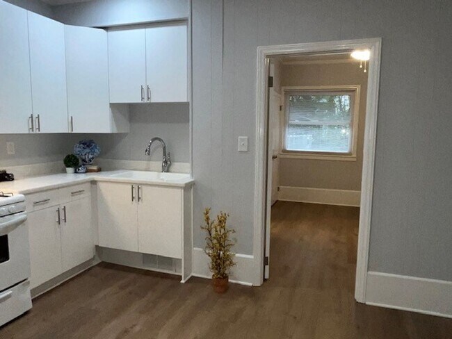 Foto del edificio - 305 Brookside Dr