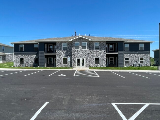 Building Photo - Villas at Fox Pointe Dodgeville