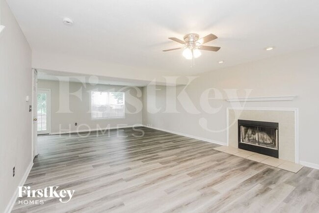 Building Photo - 728 Woodway Ln