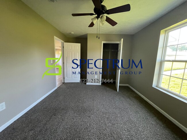 Building Photo - 3-bedroom, 2-bathroom