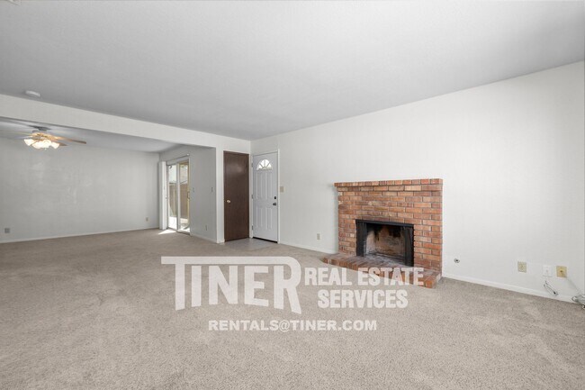 Foto del edificio - 5913 Merrywood Dr