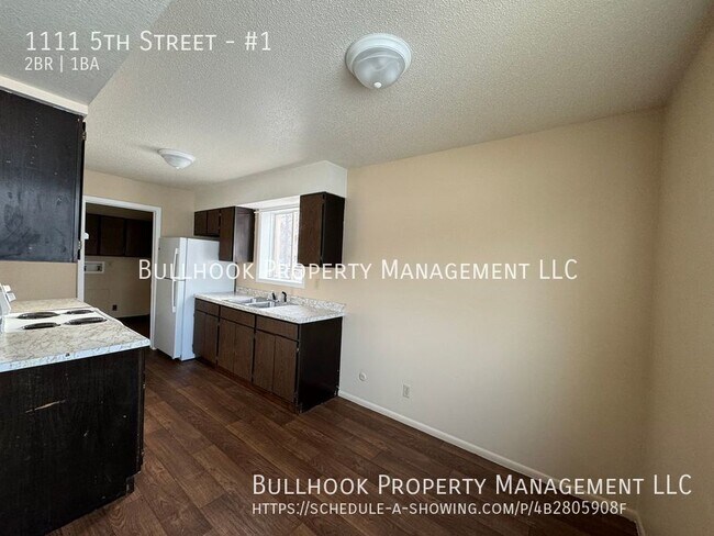 Building Photo - 2 bedroom 1 bath apartment