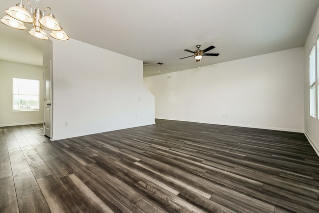 Building Photo - 787 Ocean Spray Dr
