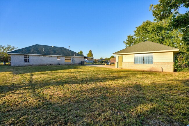 Foto del edificio - 5913 SE 8th St