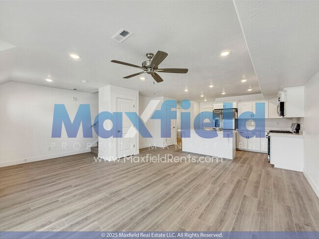 Foto del edificio - BRAND NEW - Modern 3-Bedroom, 2.5-Bathroom...