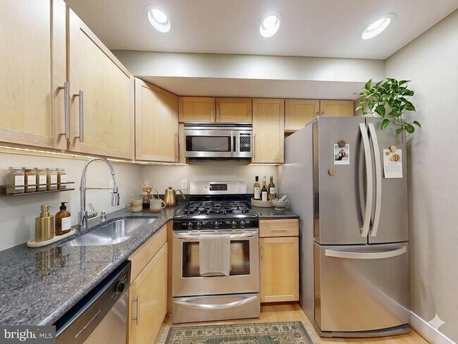 Foto del edificio - 6 Rhode Island Ave NW