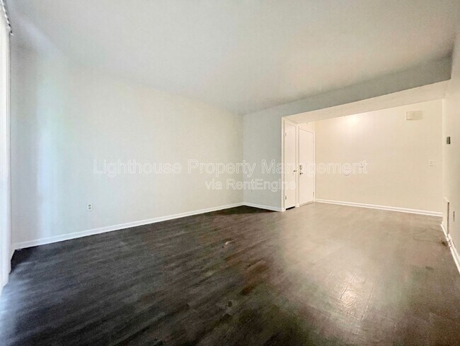 Building Photo - 2972 Vineland Ave SE