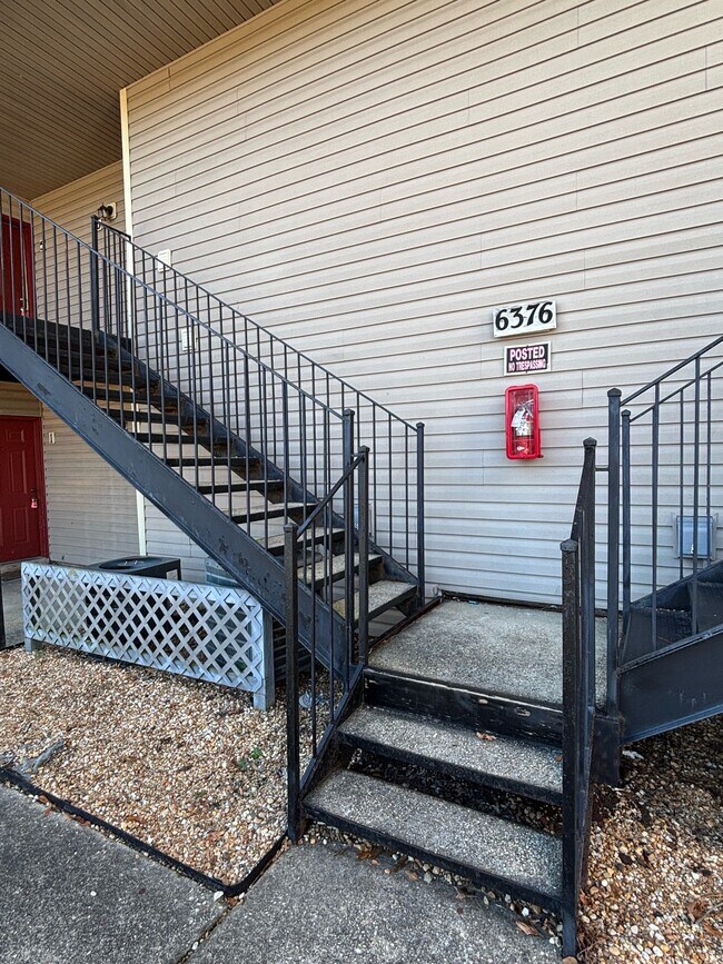 Foto del edificio - 6376 Applecross Ave