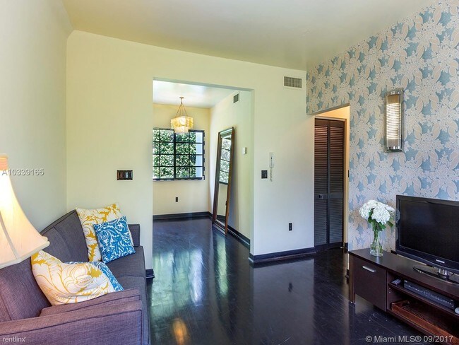 Foto del edificio - 901 3rd St