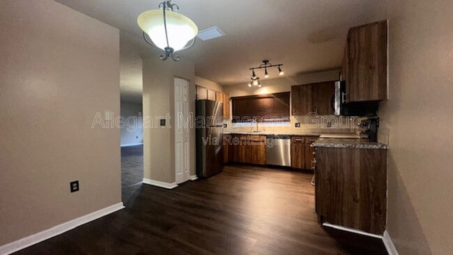 Building Photo - 507 Hunter Cir