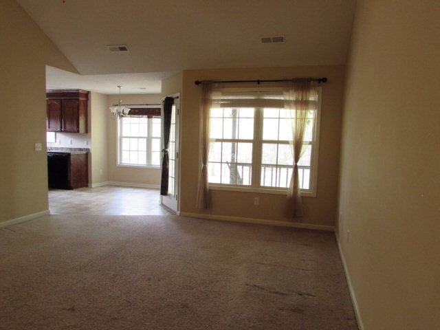Building Photo - 3235 Valencia Dr