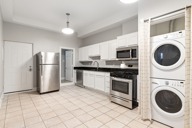 Remodeled Kitchen - 1653 S Throop St