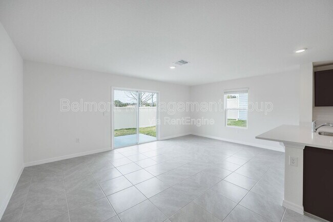 Foto del edificio - 6676 SW 81st Lp