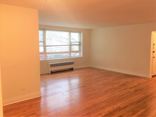 Foto del edificio - 6105 N Seeley Ave