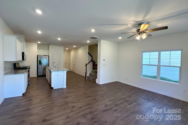 Foto del edificio - 2841 Yeager Dr NW