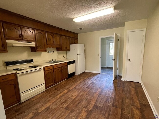 Building Photo - 146 Daisy Adams Rd