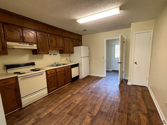 Foto del edificio - 146 Daisy Adams Rd