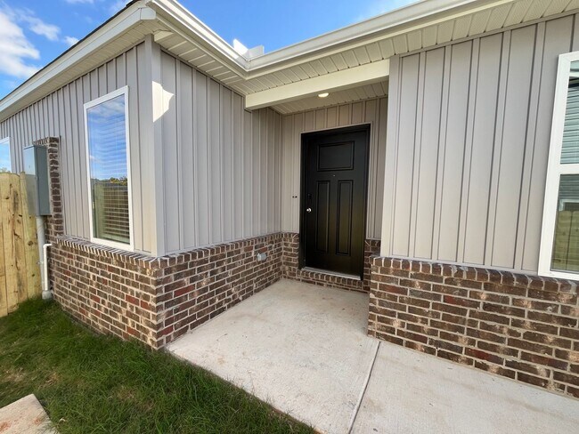 Foto del edificio - Brand New Three Bedroom | Two Bathroom Hom...