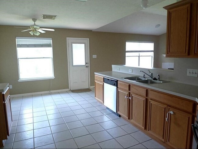 Foto del edificio - 9718 Cottage St