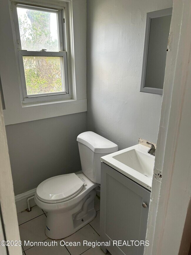 Foto del edificio - 1114 Corlies Ave