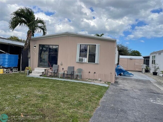 Foto del edificio - 5300 SW 25th Terrace