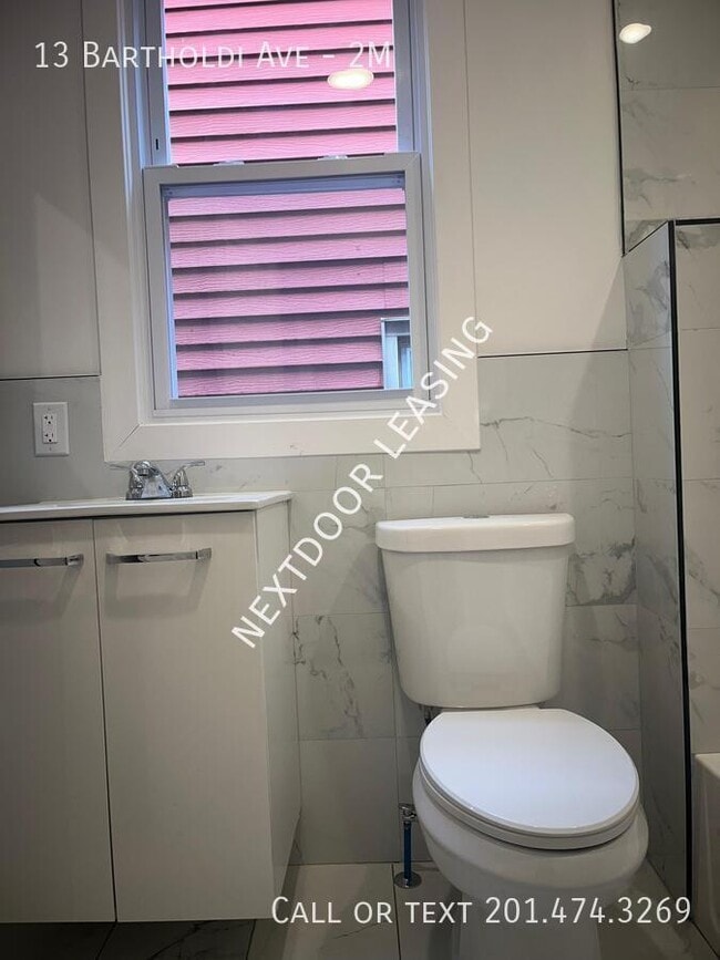 Building Photo - 13 Bartholdi Ave