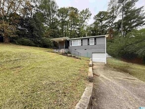 Building Photo - 205 Lake Dr Cir NE Building Photo - 205 Lake Dr Cir NE