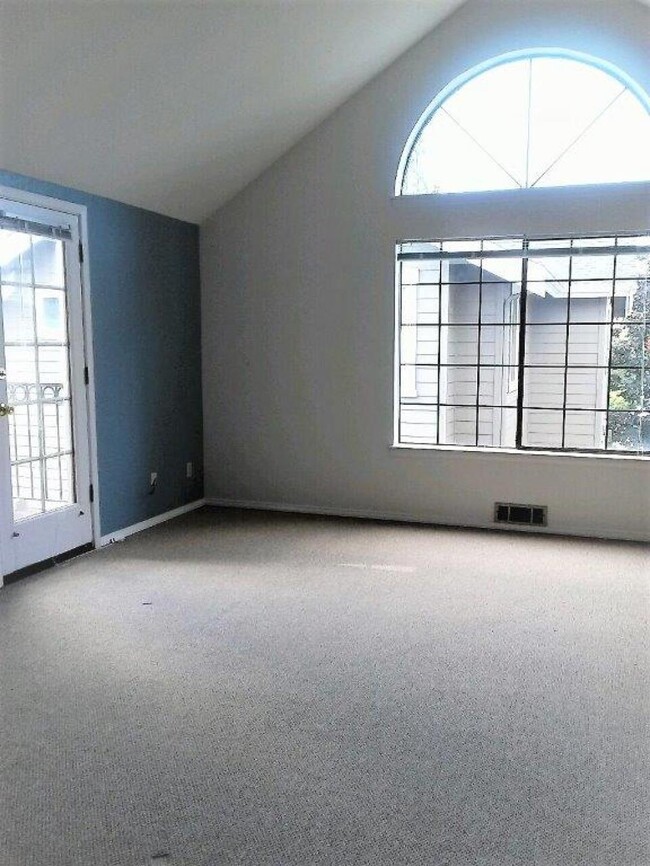 Foto del edificio - Hawthorne Manor - 2 bedrooms