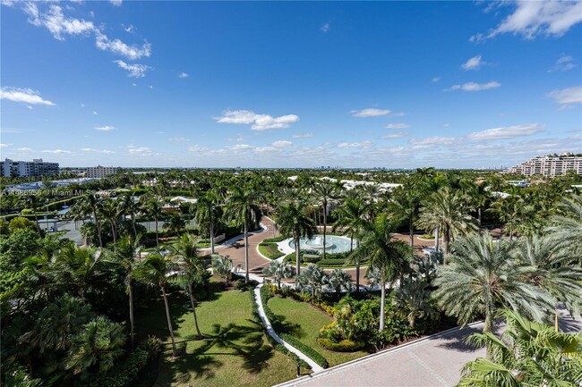Foto del edificio - 445 Grand Bay Dr