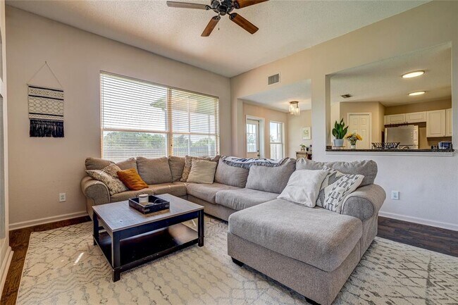 Foto del edificio - 11779 Shirburn Cir