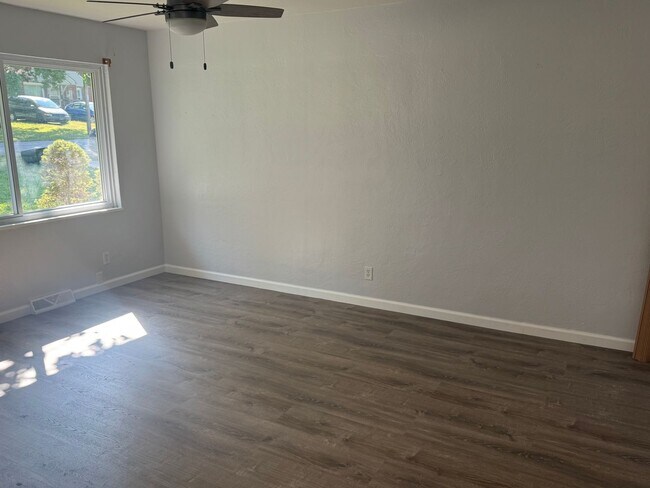 Building Photo - 54th Street Duplex