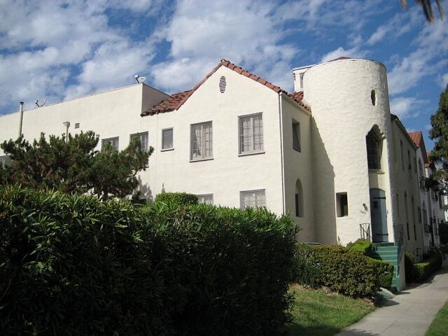 Building Photo - 1343 N Catalina St