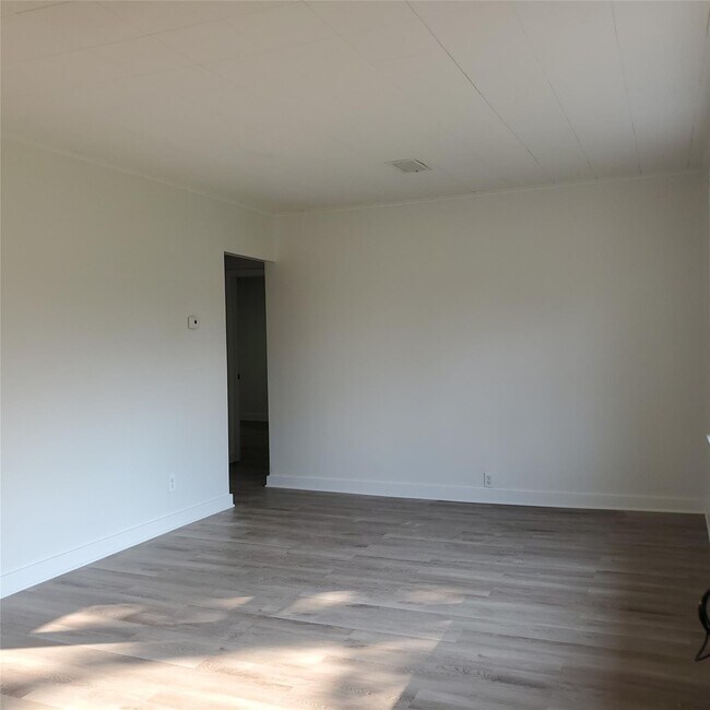 Foto del edificio - 5329 Searsville Rd