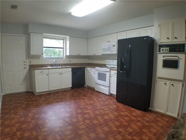 Building Photo - 1707 Onion Creek Village Dr