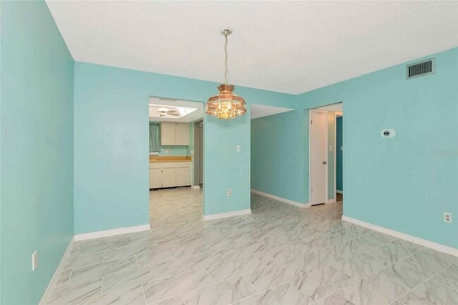 Building Photo - 3072 Lake Bayshore Dr