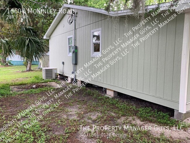 Building Photo - 2/1 For Rent in Umatilla for $1,300/mo