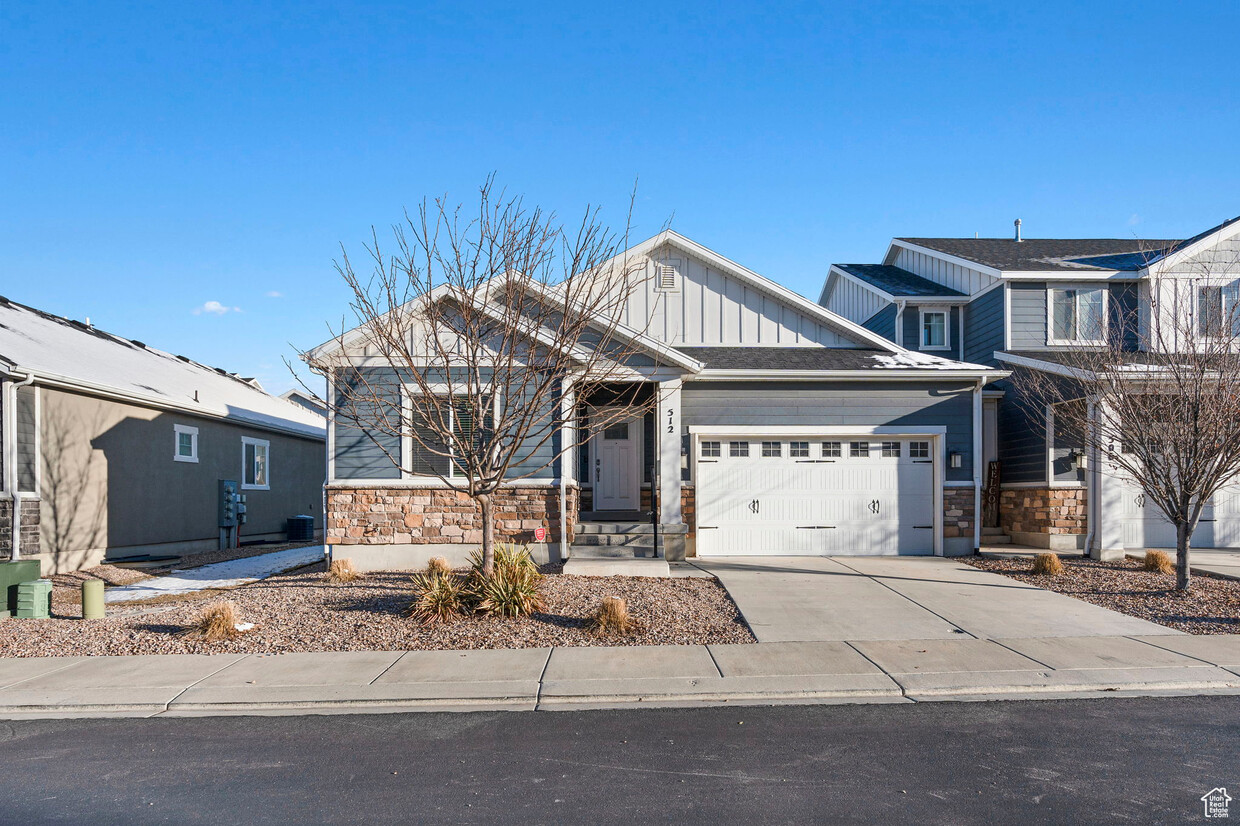 Foto principal - 512 W Sunland Dr