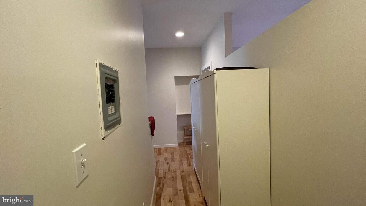 Foto principal - 3853 Lancaster Ave