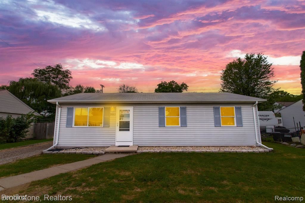 Primary Photo - 3 br, 1 bath House - 59063 1st