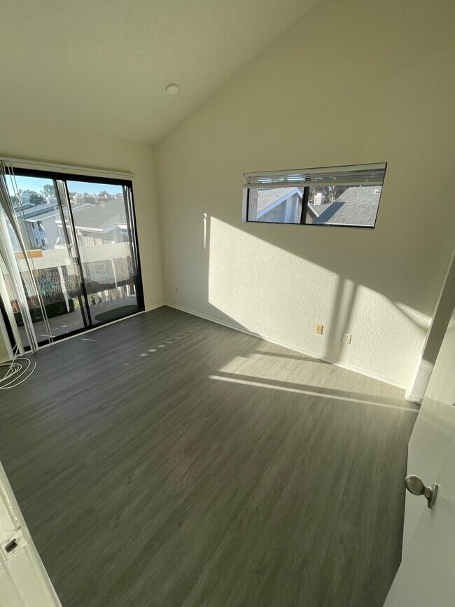 Foto del edificio - 4088 Mahaila Ave