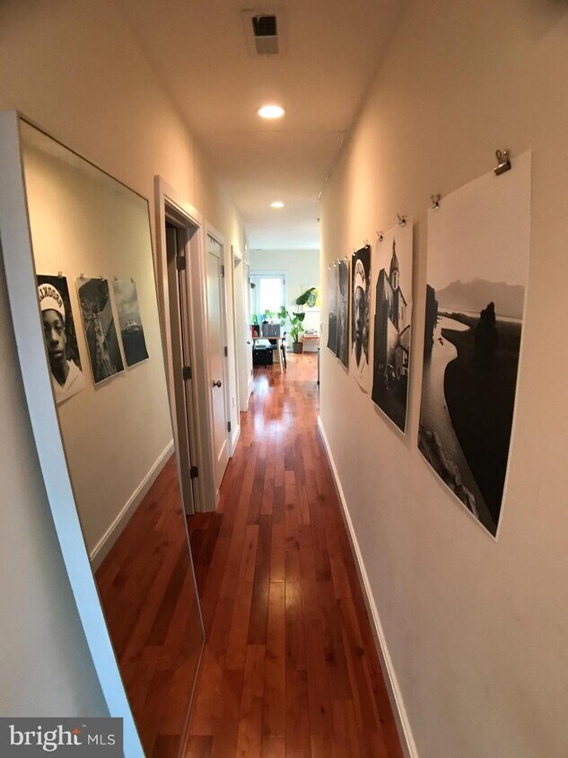 Primary Photo - 2370 E Norris St