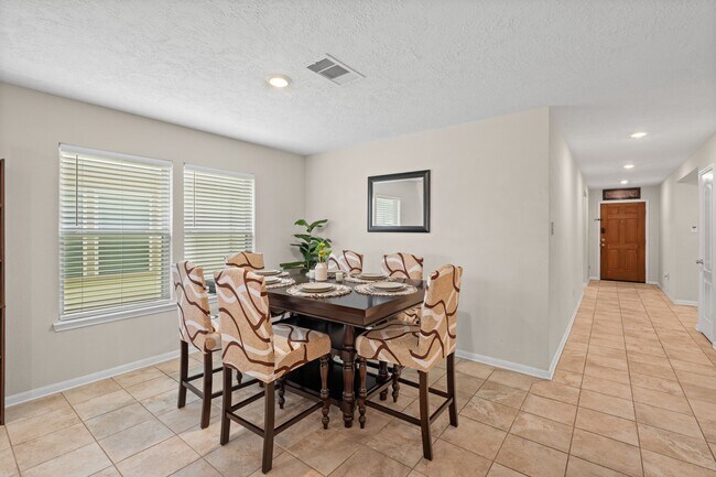 Foto del edificio - 2623 Hawthorn Mill Ln