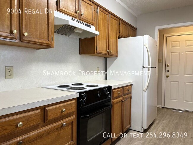 Building Photo - Midway Duplex