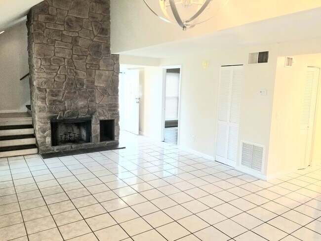 Foto del edificio - 2473 Wattle Tree Rd W
