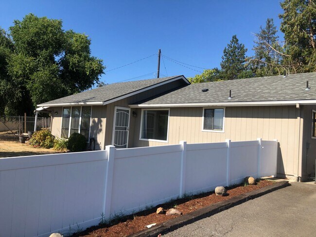 Foto del edificio - 3 Bed / 2 Bath Home with RV Parking in Eag...
