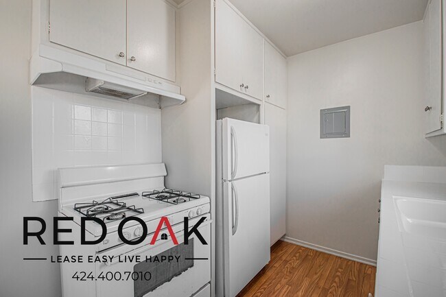 Building Photo - 400 N Mentor Ave