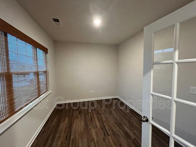 Building Photo - 127 Port Bow Dr