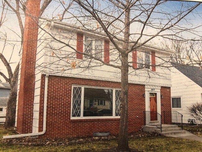 Building Photo - 5834 Sheridan Ave S