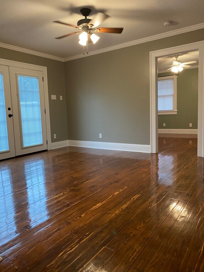 Foto del edificio - 5864 Colbert St