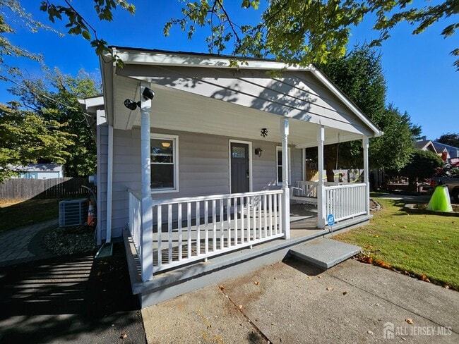 Building Photo - 60 6th Ave